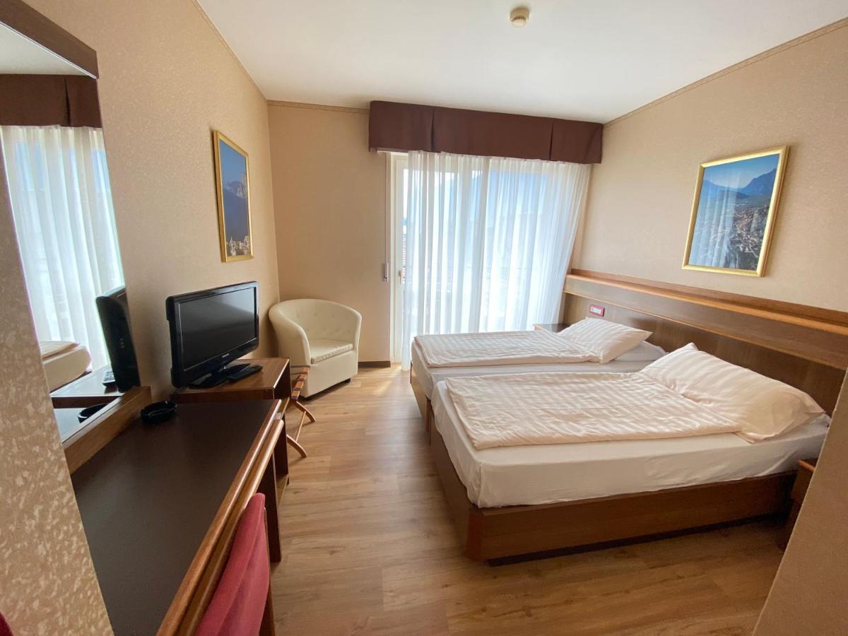Sunlake Hotel リーヴァ・デル・ガルダ エクステリア 写真