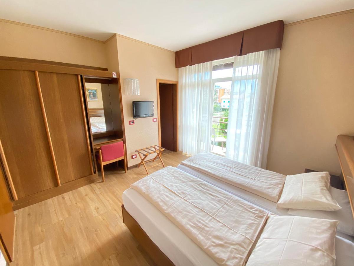 Sunlake Hotel リーヴァ・デル・ガルダ エクステリア 写真