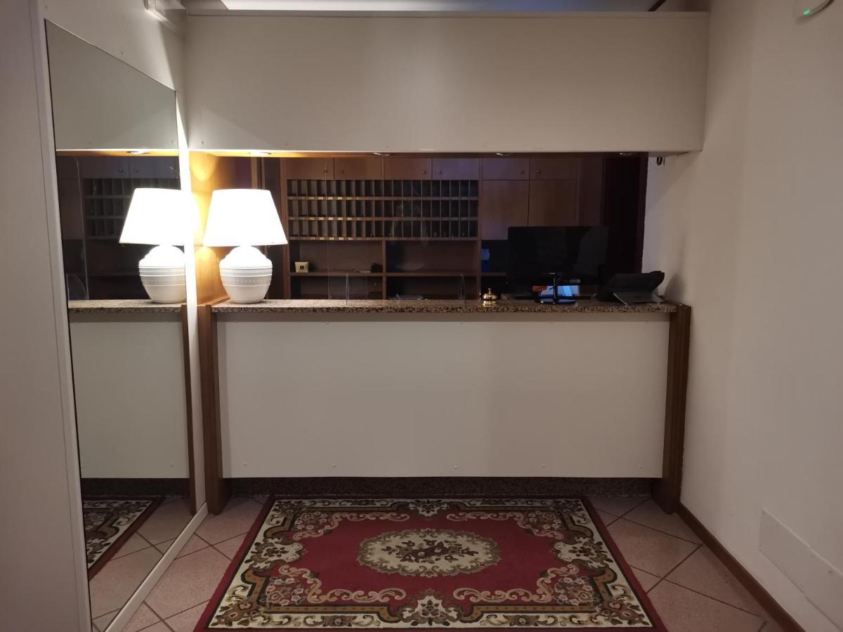 Sunlake Hotel リーヴァ・デル・ガルダ エクステリア 写真