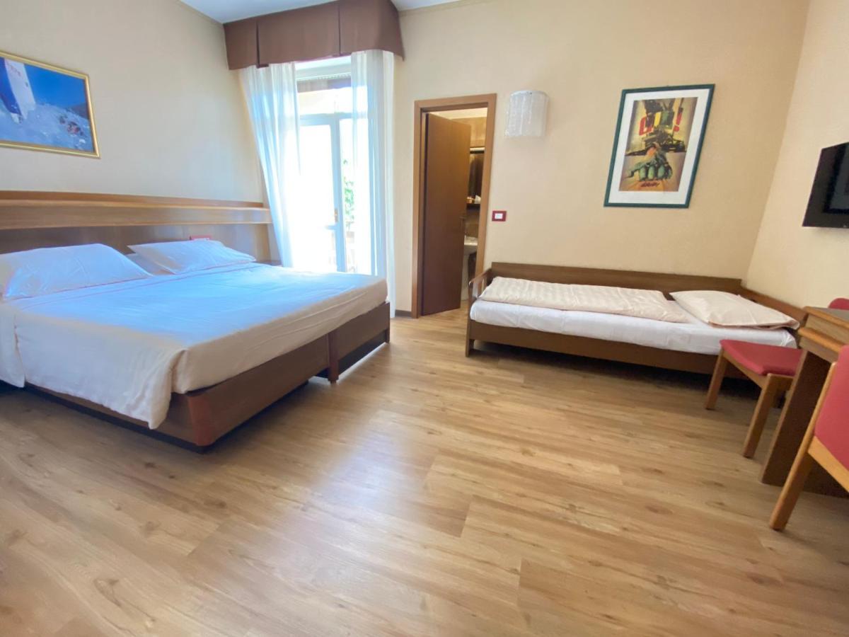 Sunlake Hotel リーヴァ・デル・ガルダ エクステリア 写真