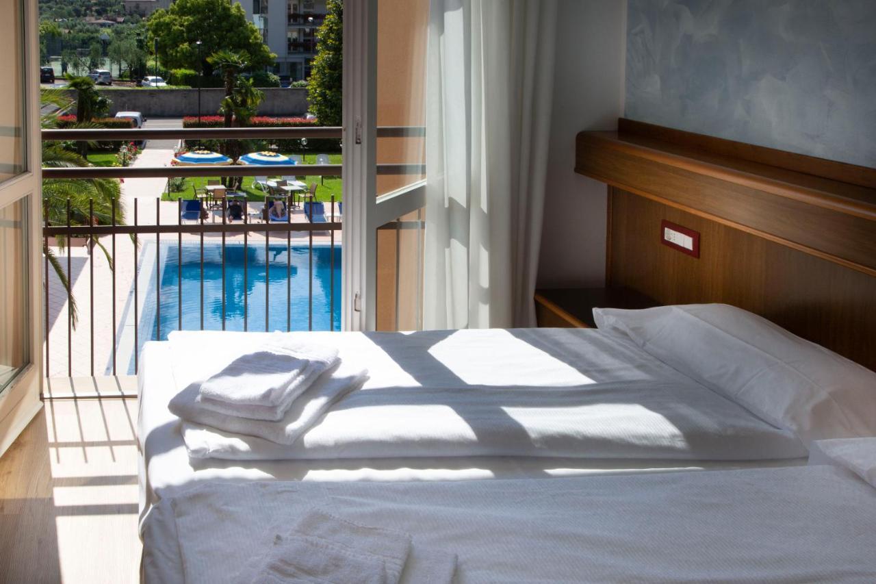 Sunlake Hotel リーヴァ・デル・ガルダ エクステリア 写真