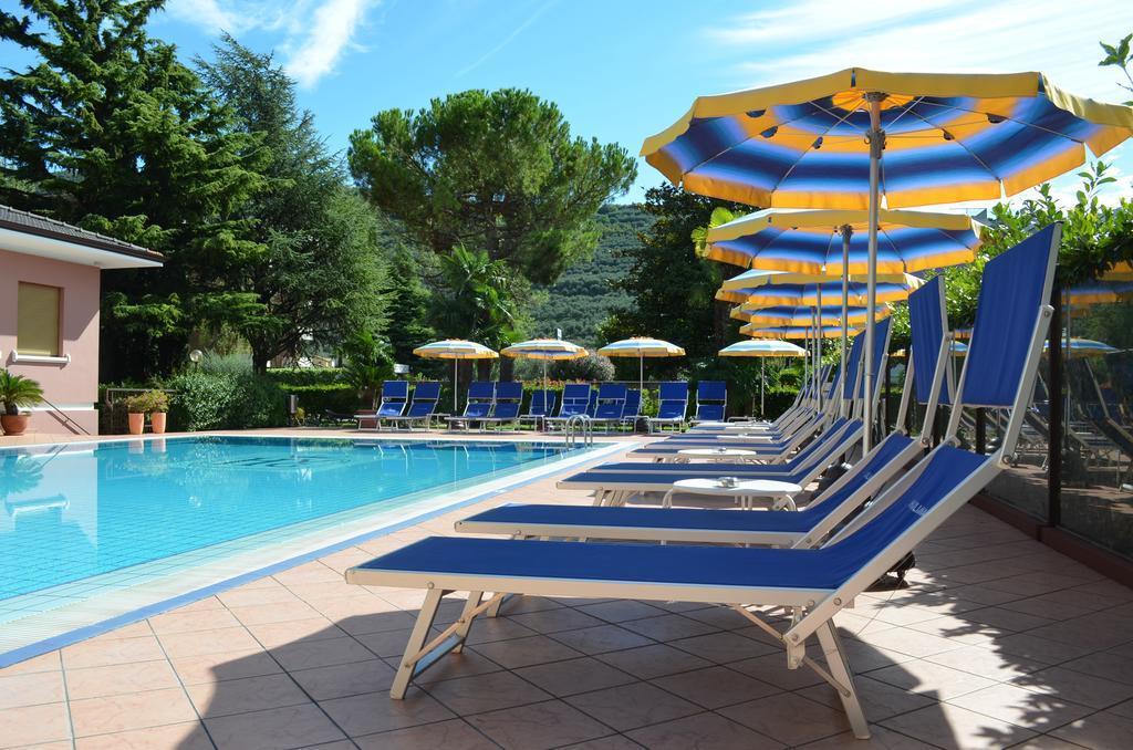 Sunlake Hotel リーヴァ・デル・ガルダ エクステリア 写真